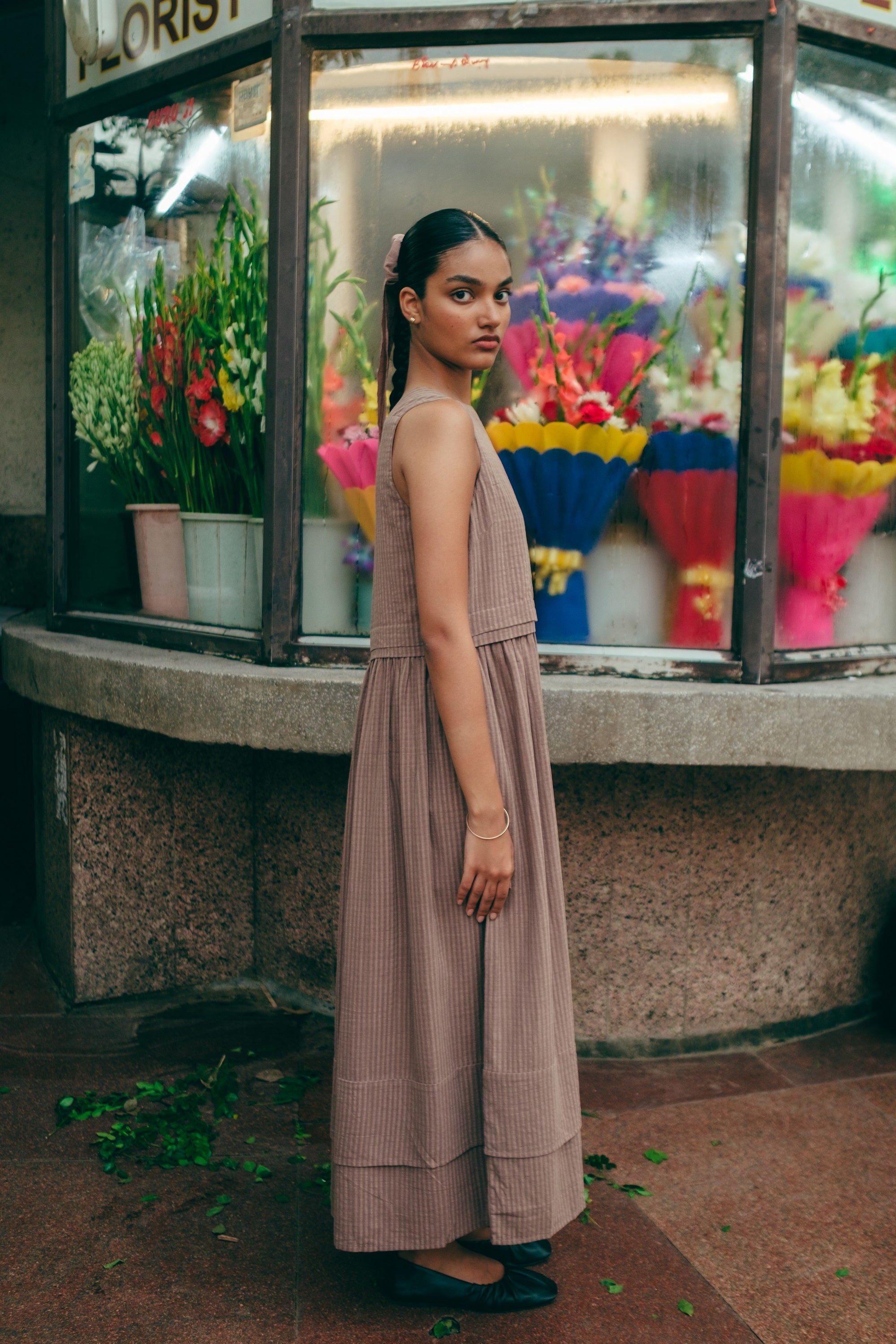 Sleeveless Khadi Boat Neck dress, in Umber
