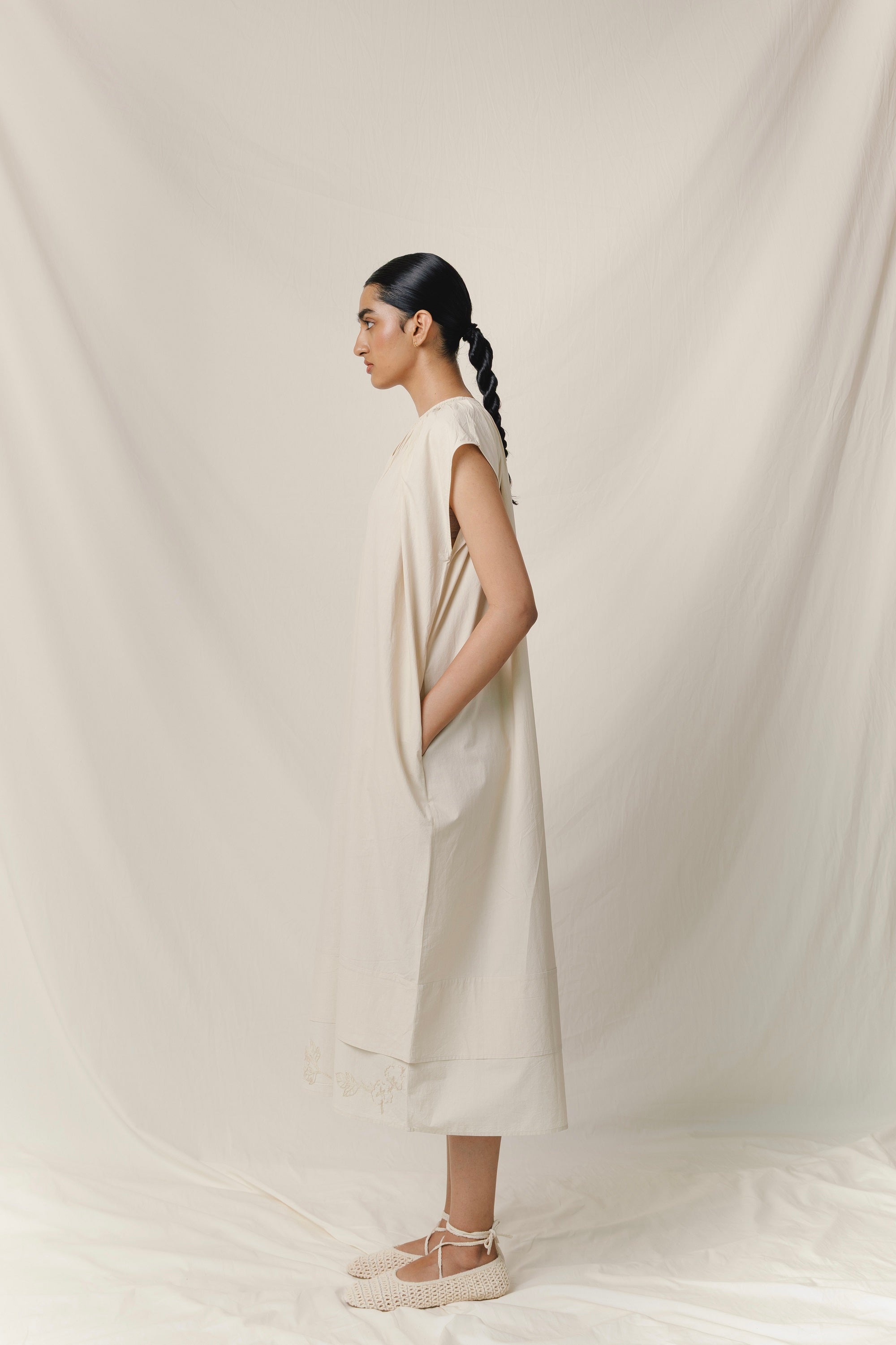 Embroidered Short Sleeve Hammock Dress, in Shell